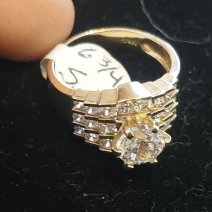 Beautiful 14k gold ring